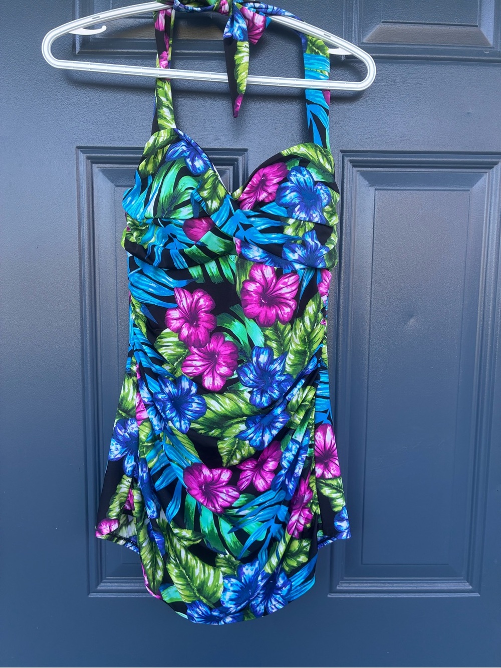 DreamShaper by Miraclesuit tropical floral halter bathing suit Size 14.  NWT